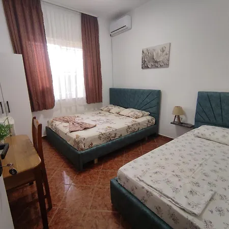Ilirida-swimming Pool & Garden View For Rent Δωμάτια σε οικογενειακή κατοικία *