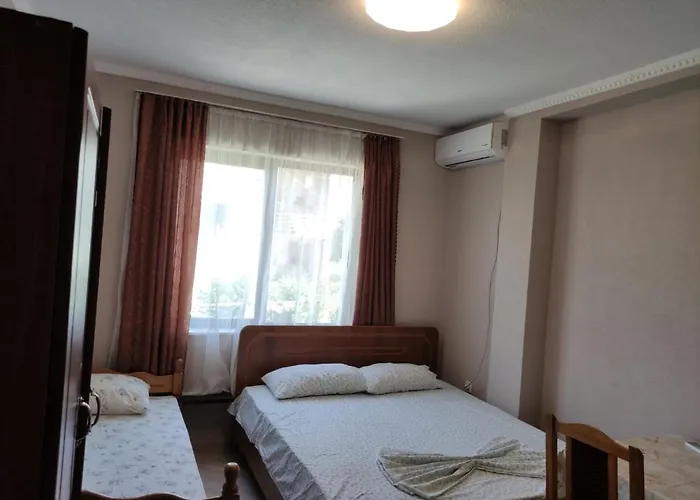 Ilirida-swimming Pool & Garden View For Rent Ubytování v soukromí Durrës