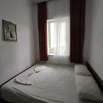 Ilirida-swimming Pool & Garden View For Rent Kwatera prywatna Durrës