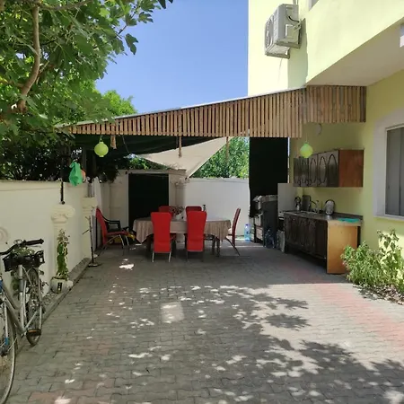 Ilirida-swimming Pool & Garden View For Rent Homestay Durres