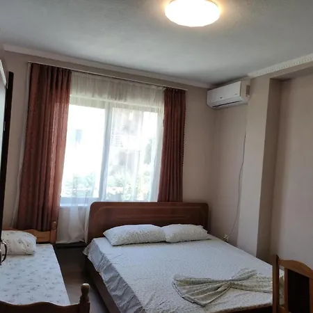 Ilirida-swimming Pool & Garden View For Rent Homestay Durres