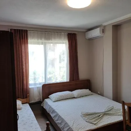 Homestay szállás Ilirida-swimming Pool & Garden View For Rent *