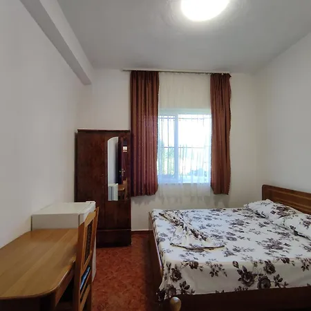 Ilirida-swimming Pool & Garden View For Rent Homestay Durres