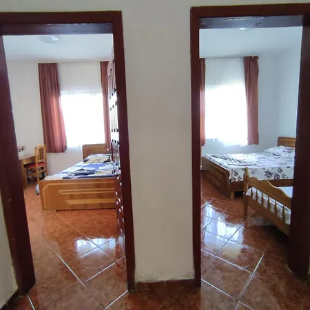 Ilirida-swimming Pool & Garden View For Rent Homestay szállás *