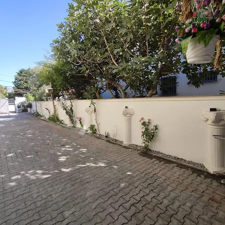Homestay szállás Ilirida-swimming Pool & Garden View For Rent *