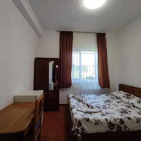 Ilirida-swimming Pool & Garden View For Rent Alloggio in famiglia