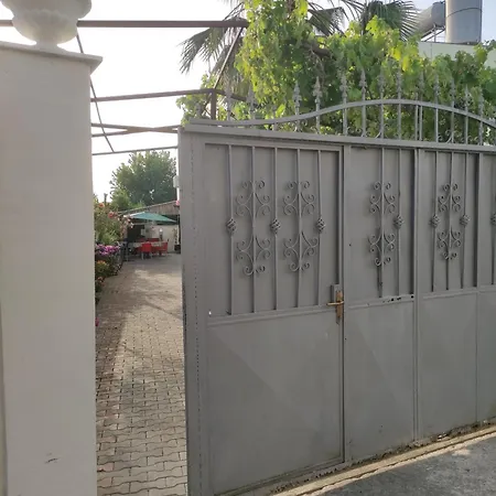 Ilirida-swimming Pool & Garden View For Rent Durrës