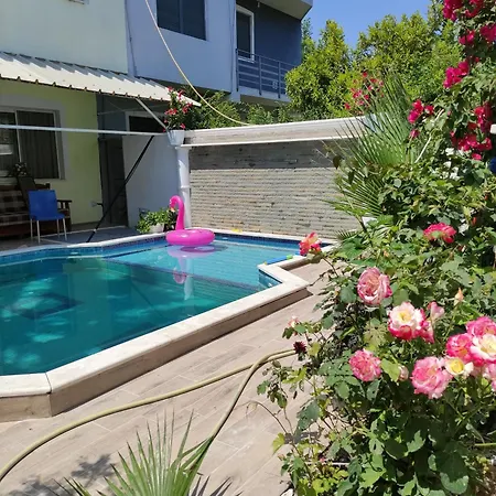 Ilirida-swimming Pool & Garden View For Rent منزل للإقامة