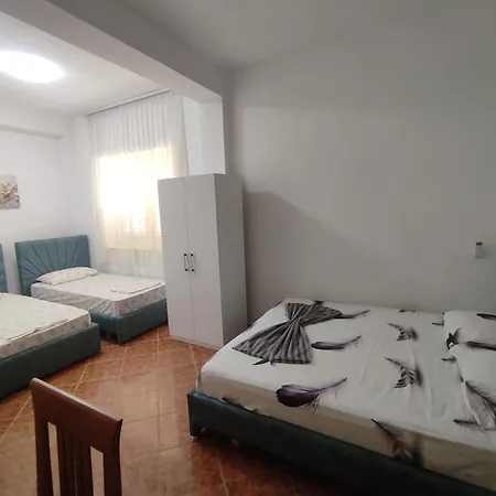 Ilirida-swimming Pool & Garden View For Rent Kwatera prywatna