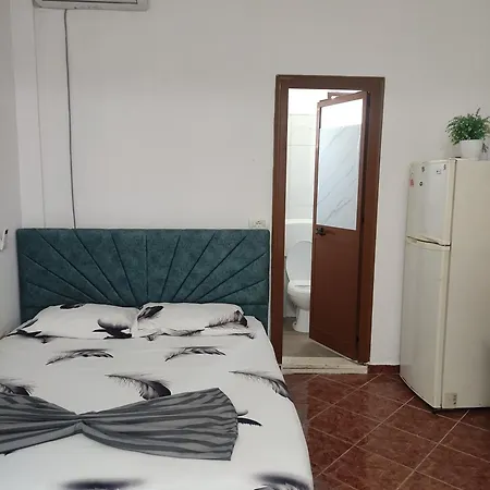 Ubytování v soukromí Ilirida-swimming Pool & Garden View For Rent Durrës