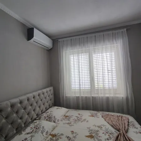 منزل للإقامة Ilirida-swimming Pool & Garden View For Rent