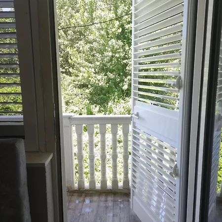 Ilirida-swimming Pool & Garden View For Rent Alloggio in famiglia *