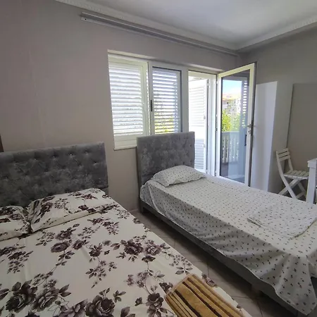Ilirida-swimming Pool & Garden View For Rent Alloggio in famiglia