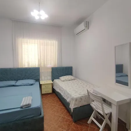 Alloggio in famiglia Ilirida-swimming Pool & Garden View For Rent