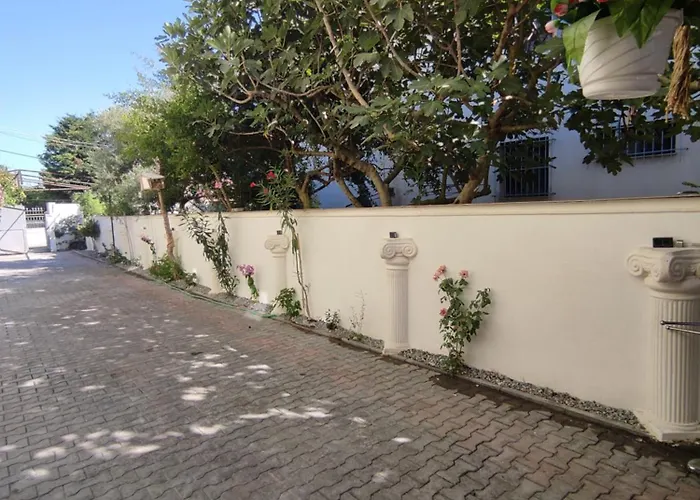 Kwatera prywatna Ilirida-swimming Pool & Garden View For Rent *