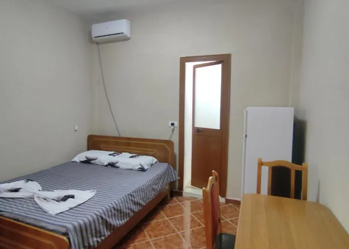 Ilirida-swimming Pool & Garden View For Rent Habitación en casa particular Durrës