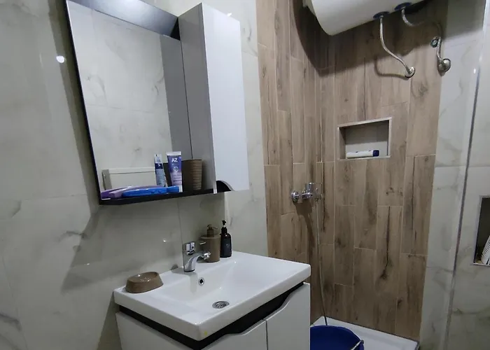 Ilirida-swimming Pool & Garden View For Rent 民宿 *